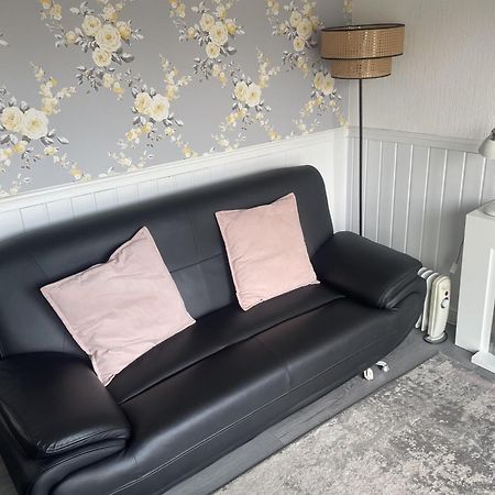 Charming Chalet Nestled In Heart Of Clarach Bay Aberystwyth Esterno foto